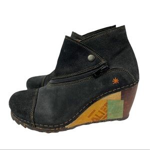 The Art Company Wedgie Platform shoes size 9